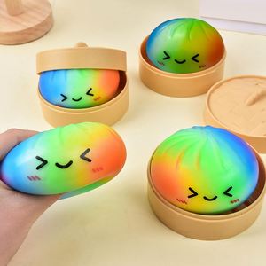Juguete Sensorial Antiestrés de Peluche Elástico con Forma de Dumpling, Bolas Gigantes de Colores, Juguete de Escritorio para Aliviar el Estrés - Product Image 1