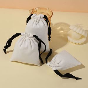 Sac à bijoux en coton avec cordon de serrage, imprimé avec un logo personnalisé, écologique, petit sac cadeau en toile, emballage en mousseline naturelle pour bijoux - Product Image 5