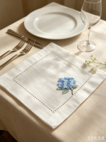 Serviettes de cocktail en lin français 100% personnalisées, brodées, avec ourlet festonné, motif monogramme, napperons pour mariage.