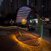 Sculpture extérieure en acier inoxydable en forme de bateau de qualité supérieure avec installations d'art en métal de jardin à LED Alimentation CC IP65 pour paysage