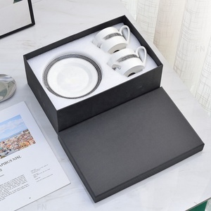 Ensemble de salle à manger de luxe britannique le plus vendu, orange et bleu, motif tournesol, tasses et soucoupes en porcelaine à bec droit - Product Image 1