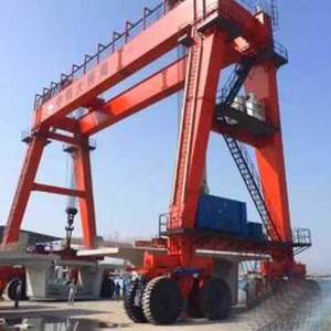 Heavy Duty 50 Ton Tire <b>Crane</b> With 10 20 30 60 80 Loading Capacities 10m Lifting Height 30 Ton <b>Crane</b> Yiteng - Product Image 3