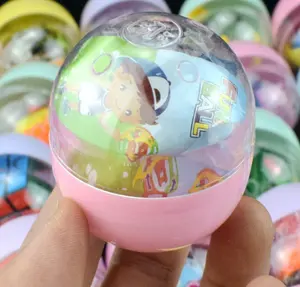 Oeufs surprise en plastique pour enfants avec différents jouets intégrés