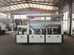 Machine de chantournage automatique pour panneaux de bois avec fonctions de découpe et de polissage, contrôlée par PLC JUNDE - Product Image 2