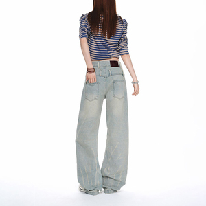 Pantalon droit délavé effet vieilli avec patchs de la marque American Trendy, versions homme et femme en denim bleu clair - Product Image 5