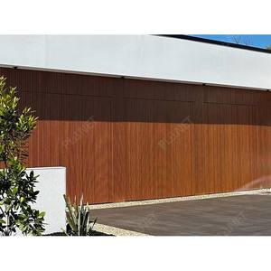 Puertas de garaje de rejilla de acero y madera eléctricas automáticas resistentes al agua a prueba de viento modernas para casas - Product Image 6