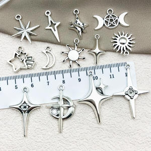Lune, soleil et étoile à quatre branches argentés métalliques, pour la création de bijoux, colliers, bracelets et porte-clés DIY charmants - Product Image 3