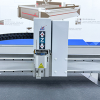 Populaire CNC-trillende messen snijmachines worden gebruikt voor het snijden van dure echt leer, synthetische lederen stoffen en meer.