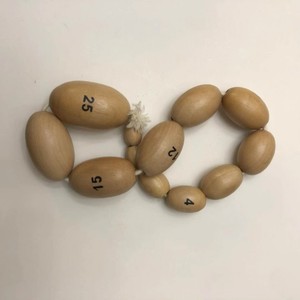 Orchidomètre de Prader avec billes numérotées - Outil de mesure du volume testiculaire pour la science médicale - Product Image 3
