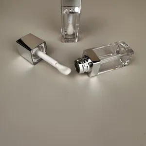 Recipiente luxuoso do tubo do brilho do bordo da prata do quadrado 7ml com luz conduzida e espelho para o empacotamento cosmético