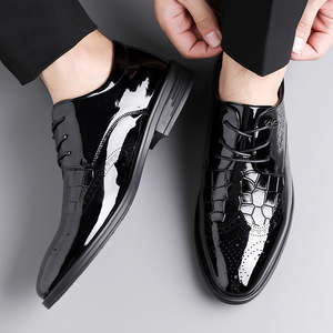 Chaussures habillées souples pour hommes en cuir verni, style Richelieu à bout pointu, à lacets, semelle en caoutchouc, pour mariage et tenue formelle d'automne - Product Image 3