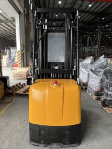 Chariot élévateur électrique WELIFTRICH 1500 kg 4 m 5 m 24 V avec batterie au plomb-acide - Product Image 3
