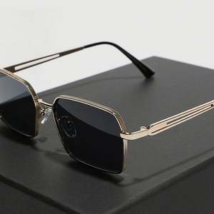 Lunettes de soleil carrées en alliage rétro tendance 2025 pour hommes et femmes, avec logo personnalisé, protection UV400, monture en métal doré, petites lunettes de soleil pour femmes - Product Image 4