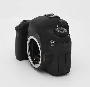 Boîtier d'appareil photo reflex numérique noir sans rayures, qualité professionnelle, capteur plein format, équipement photographique haute performance - Product Image 3