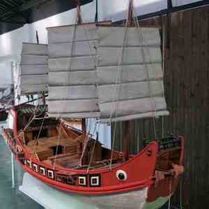 Décoration <span class=keywords><strong>de</strong></span> centre commercial vintage, modèle <span class=keywords><strong>de</strong></span> <span class=keywords><strong>bateau</strong></span> pirate en bois <span class=keywords><strong>de</strong></span> grande taille <span class=keywords><strong>de</strong></span> 2 m pour ornement <span class=keywords><strong>de</strong></span> restaurant - Product Image 3