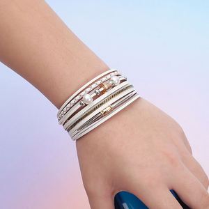 Bracelet en cuir bohème personnalisé – Conception légère, cadeau de vacances pour femme, renforcé en acier, original – Idéal pour les grossistes - Product Image 3