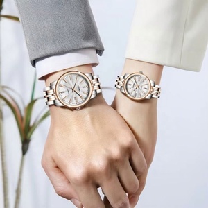 Montre de couple de luxe assortie, bracelet en acier inoxydable bicolore, élégante, décontractée, lumineuse, étanche, à quartz avec fenêtre de calendrier - Product Image 5