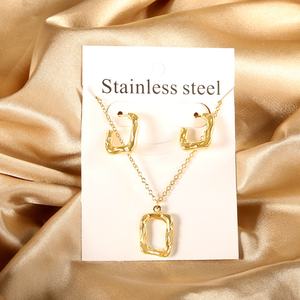 สร้อยคอเหล็กกล้าไร้สนิมออกแบบเองได้ ราคาประหยัด ชุบทอง 18K 14K เครื่องประดับจี้เหล็กกล้าไร้สนิมสวยงามสำหรับผู้หญิง - Product Image 6