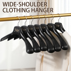 <span class=keywords><strong>Grucce</strong></span> <span class=keywords><strong>in</strong></span> Plastica PP Nera Economiche con Spalle Allargate <span class=keywords><strong>per</strong></span> <span class=keywords><strong>Abiti</strong></span>, Camicie, Giacche e Vestiti - Product Image 1