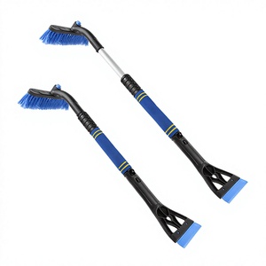Grattoir à glace rétractable, brosse à neige, pelle, brosse à neige extensible, brosse à neige 3 en 1, outil de nettoyage de voiture hiver trois en un - Product Image 1