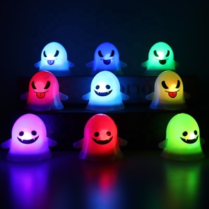Simpatiche <span class=keywords><strong>emoji</strong></span> a LED luci fantasma di Halloween 12 pz Layout del locale piccolo Jack-o'-Lantern decorazioni per feste - Product Image 1