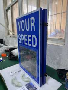 Panneau de détection de vitesse par radar extérieur avec affichage <span class=keywords><strong>en</strong></span> <span class=keywords><strong>temps</strong></span> <span class=keywords><strong>réel</strong></span> pour autoroute et zone résidentielle - Product Image 3