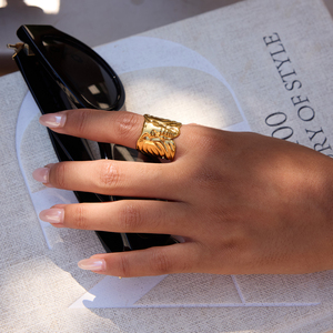 J&amp;D Minimalist 18K Gold Plated Stainless Steel Trendy Texture Elephant-shaped Animal <strong>Split</strong> <strong>Ring</strong> for Gift - Product Image 2