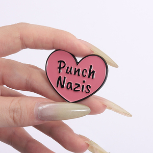 Punch Nazis Esmalte Pins Custom Defend Your Rights Broches Insignias <span class=keywords><strong>de</strong></span> solapa Ropa que protege la joyería <span class=keywords><strong>de</strong></span> la Patria Regalo para amigos - Product Image 1