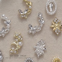 Paso Sico Breloques pour nail art papillon 3D évidées, style chic français et influenceur, ultra-brillantes, subtilement luxueuses, demi-face