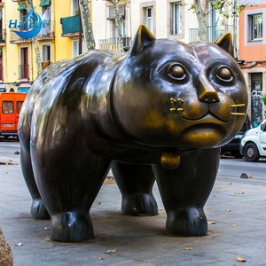 Escultura de Bronce de Mujer Desnuda Abrazándose, Gran Escultura de Arte Moderno para Jardín, Fernando Botero - Product Image 2
