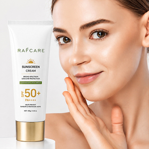 ครีมกันแดดสำหรับร่างกายและใบหน้าที่มีน้ำหนักเบาครีม SPF50วีแกนปราศจากซัลเฟต + PA +++ เพิ่มความชุ่มชื้นและแร่ธาตุจากเซนเทลล่า - Product Image 6