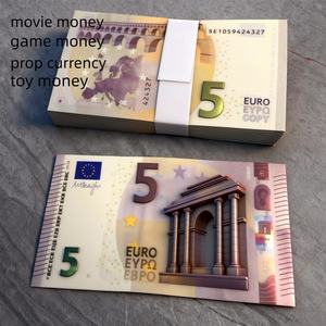 Faux billets d'euros réalistes de haute qualité pour tournages cinématographiques et décorations de fête - Product Image 3