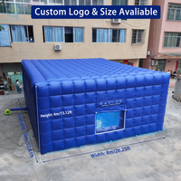 Tente Gonflable Portable en Forme de Cube avec Porte en Verre, Idéale pour les Espaces Temporaires Extérieurs et les Services de Location