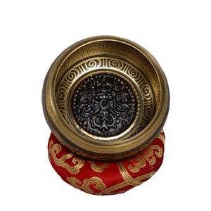 Cuenco Tibetano de Latón Hecho a Mano de Lujo, el Más Vendido, para Oración Budista y Meditación, Disponible a Precio de Exportación - Product Image 3