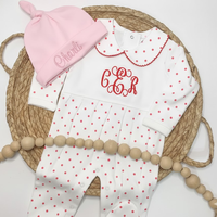 Tenue de rentrée à la maison pour bébé fille personnalisée avec monogramme, combinaison classique blanche à pois roses et ensemble chapeau assorti