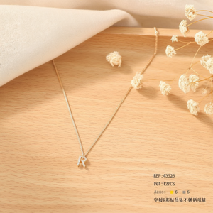 Collana con Ciondolo a Forma di Lettera R con Diamante Angelina, Catena a Serpente in Acciaio Inossidabile da 6 Pollici, Design Minimalista Unisex per Uso Quotidiano - Product Image 4