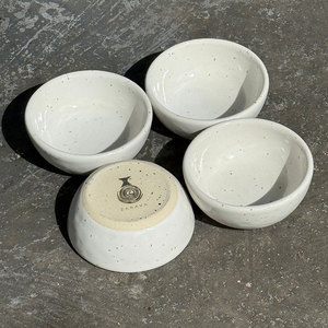 Cuenco de cerámica de gres de alta temperatura, blanco moteado, con acabado esmaltado, hecho a mano, apto para horno y microondas, duradero, elegante, vajilla para hotel - Product Image 3