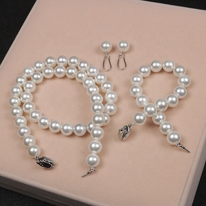 Conjunto de joyería de regalo exquisito de diseño coreano de moda, collar de perlas de concha de mar Natural blanco 100% de 10mm para mujer, hebra barata de 3 colores - Product Image 4