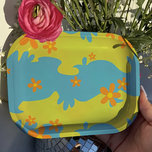 Disponibile Subito: Vassoio Portatile per Erbe Aromatiche Alien da 18x14cm, Vari Design, Prezzo Conveniente, Personalizzabile, Piccolo Vassoio in Latta per Tabacco - Product Image 6