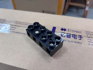 Morsettiera a Vite a Doppia Fila 4 Posizioni 60Amp 500 Volt in Policarbonato Prodotto Nuovo di Zecca - Product Image 5