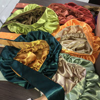 Livraison immédiate Bonnet personnalisé double couche en satin avec nœuds Couvre-chef réversible en soie et longue bande de cravate pour les fêtes d'affaires
