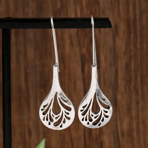 Orecchini Vintage a Foglia Traforata per Donne, Stile Naturale, Accessori per Orecchie da Indossare Quotidianamente - Product Image 3
