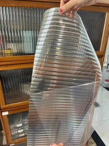 Film <span class=keywords><strong>de</strong></span> protection <span class=keywords><strong>de</strong></span> la vie privée 3D auto-adhésif en PET à motif cannelé pour fenêtres et portes <span class=keywords><strong>de</strong></span> salon moderne - Product Image 4