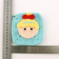 Motif carré Granny en crochet fait main, visage de poupée, applique colorée de dessin animé pour embellissement de vêtements et artisanat, vente en gros