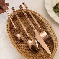 Ensemble de Couverts de Luxe en Acier Inoxydable Doré Rose, Poli Miroir Moderne, pour Mariages, Hôtels et Restaurants