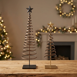 Support de bougie en spirale en fer forgé Sonnet Decor avec dessus en forme d'étoile, décoration de Noël faite à la main pour la maison - Product Image 1