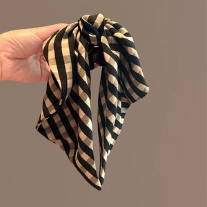 Accessoires de mode pour cheveux : Grande pince à cheveux en tissu avec nœud noir, rouge et blanc, à ressort, pour femmes - Product Image 4