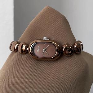 Montre pour femme au design créatif de grains de café, style bracelet rétro, marque artistique, haute beauté, nouvelle tendance 2025, célébrité d'Internet populaire - Product Image 3