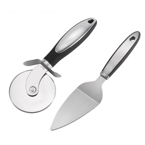 Il <span class=keywords><strong>Set</strong></span> regalo tagliapizza in acciaio inossidabile include <span class=keywords><strong>coltelli</strong></span> per torta con spatola a forma di spatola - Product Image 1