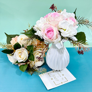 Bouquet de roses artificielles Queyiyi en soie pour décoration de mariage et arrangement nuptial - Product Image 2